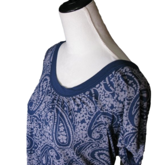 A Pea in the Pod Blue/Gray Paisley Lightweight Maternity Top Size Large - Picture 2 of 5